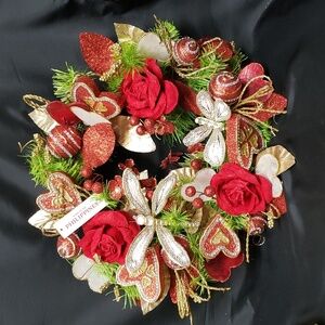 NWT Roses, Hearts, Dragonflies and Sparkly Leaves Romantic Wreath